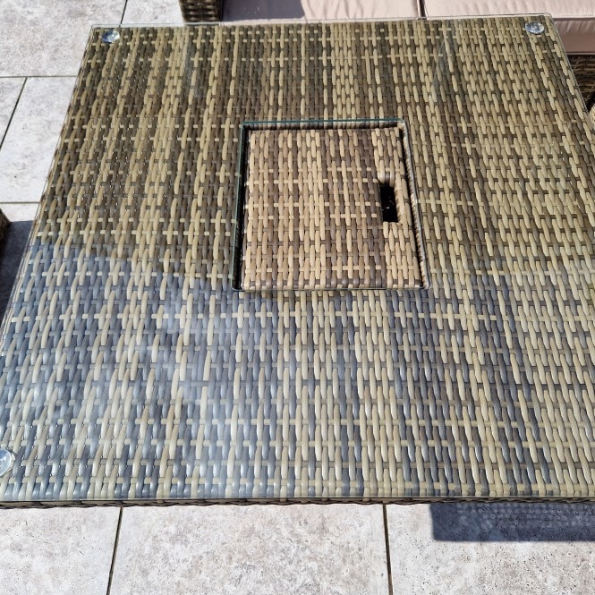 Georgia Nature Brown Corner Sofa with 2 Ottomans and Dining Table with Ice Bucket genannt