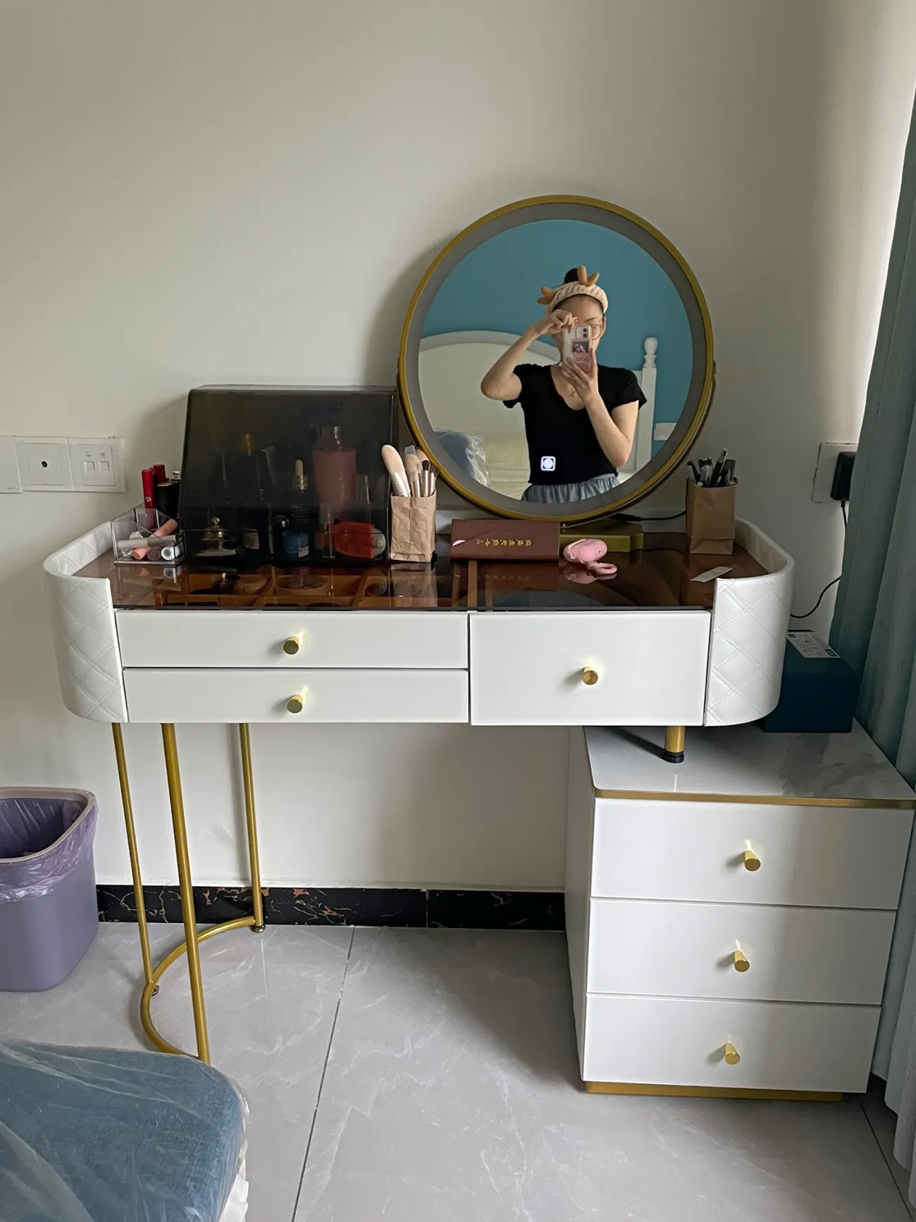 【Furniture】【BS】Nordic Dressing Table with Mirror, Stool & 3 Light Effect LED Mirrors, Golden Iron Dresser